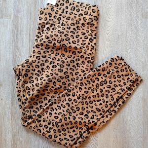 BNWOT - leopard print treggings
